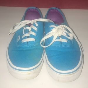 Men 6 Women 7.5 Vans